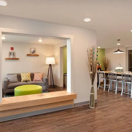 Woodspring Suites Quantico-3