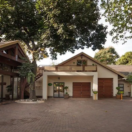 Tamboti Lodge Guest House-2