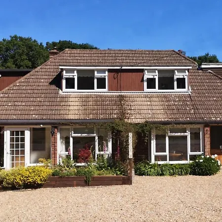 Abacus Bed And Breakfast, Blackwater, Hampshire-3