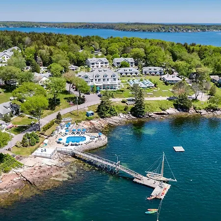 Spruce Point Inn Resort And Spa-2