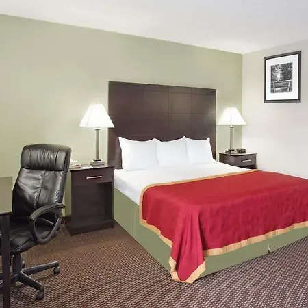 Baymont By Wyndham Beloit-3