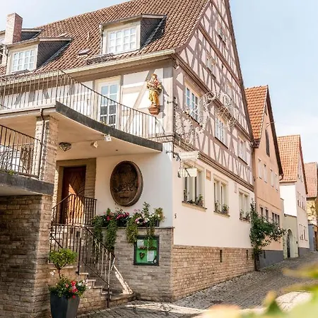 Gasthaus & Weingut Zum Stern-2