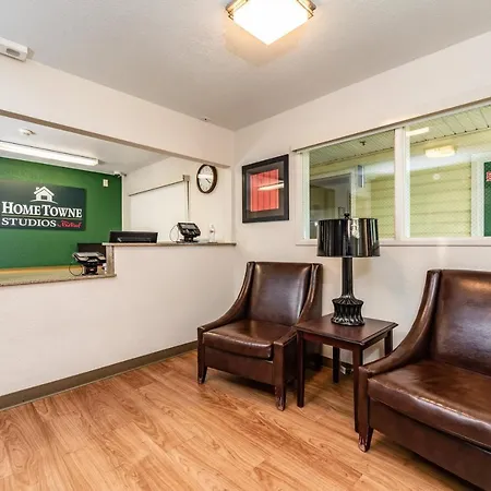Hometowne Studios By Red Roof Fresno - West-3