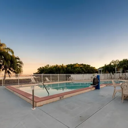 Red Roof Inn Ft. Myers-2