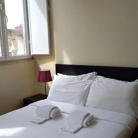 Fado Bed & Breakfast - Santos-3