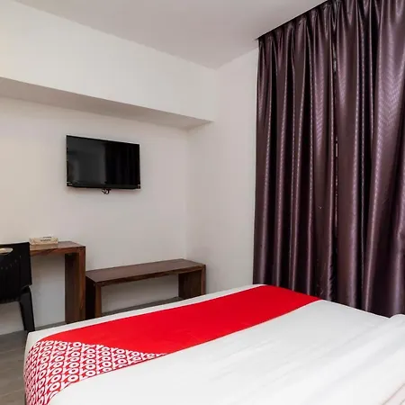 Oyo 89355 Big Big Hotel-3