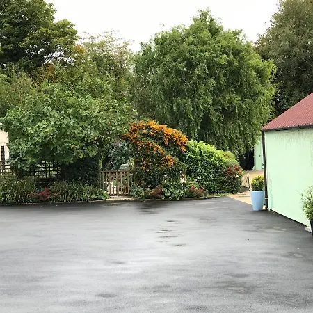 The Hawthornes Licensed Guest House-2