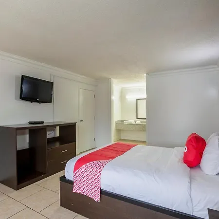 Travelodge By Wyndham Baton Rouge East-2