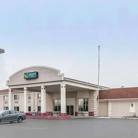 Quality Inn Scottsburg-3