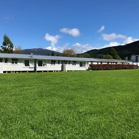 Rainbow Motel & Hot Pools-2