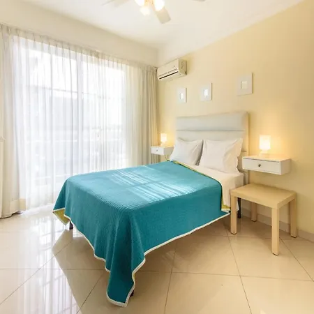 Hotel Shakey-3
