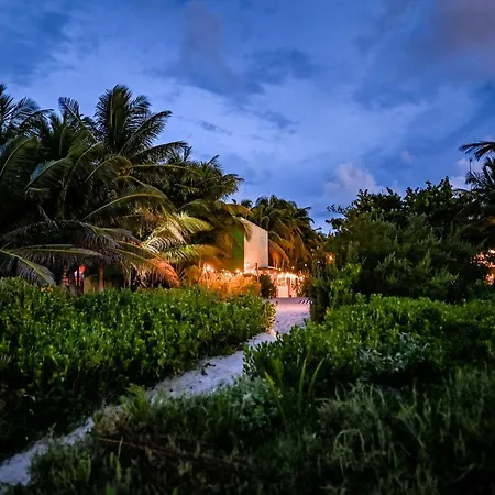 Casa Mate BeachFront Cabañas El Cuyo-2