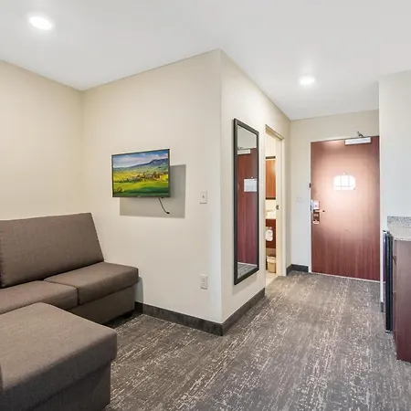 Cobblestone Hotel & Suites - Austin-2