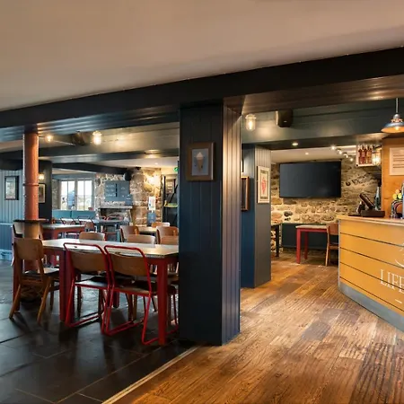 Lifeboat Inn-2