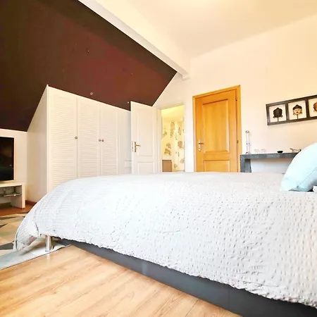 Riviera Beach Apartments Corseaux-3