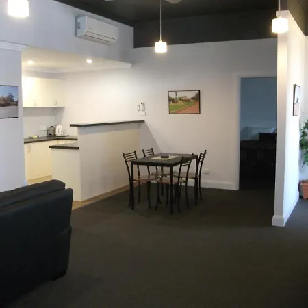 Daydream Motel And Apartments-2