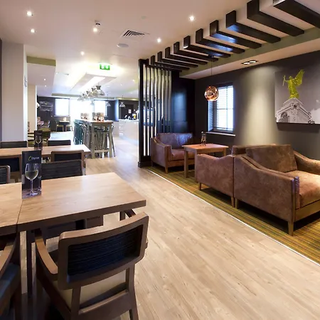 Premier Inn Colchester Town Centre-3