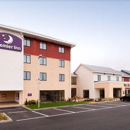 Premier Inn Dartford-3