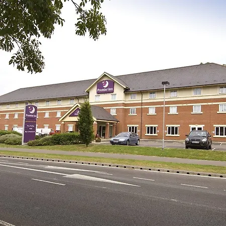 Premier Inn Gatwick Crawley Town West-3
