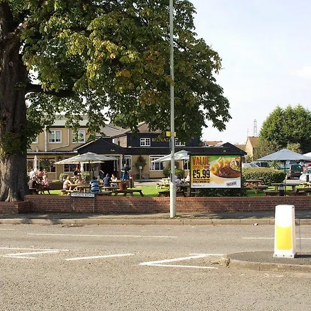 Premier Inn Cheltenham North West-3