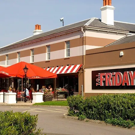 Premier Inn Cheltenham Central-2