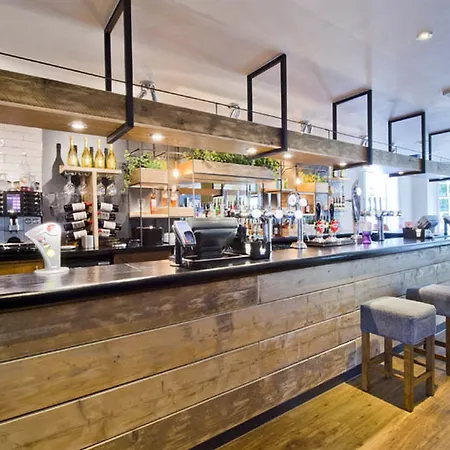 Premier Inn Arundel-2