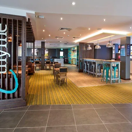 Premier Inn Cheltenham Town Centre-2