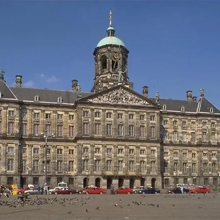 Amsterdam Red Light Bed & Breakfast-2