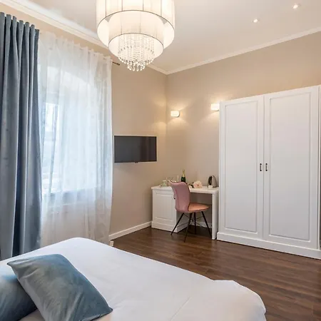 Theatre Of Dreams Rooms-2