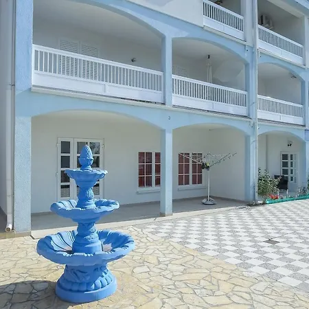 Senita'S Rooms & Apartments-3