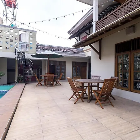 OYO 1421 Kasmaran Guest House Syariah-3