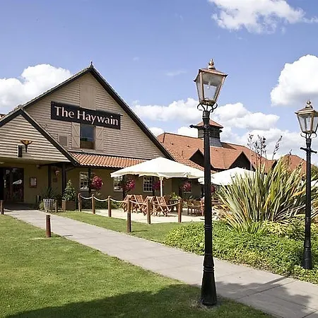 Premier Inn Basildon South-3