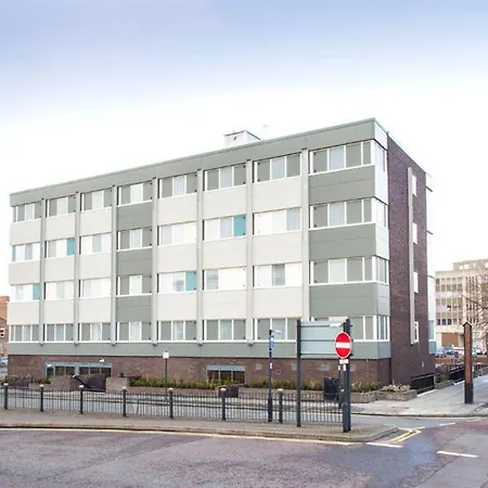 Premier Inn Birkenhead Town Centre-3