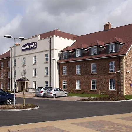 Premier Inn Bedford South-3