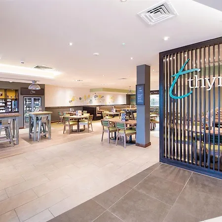 Premier Inn Basingstoke Town Centre-2