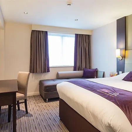 Premier Inn Basingstoke Town Centre-3