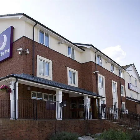Premier Inn Basildon-2