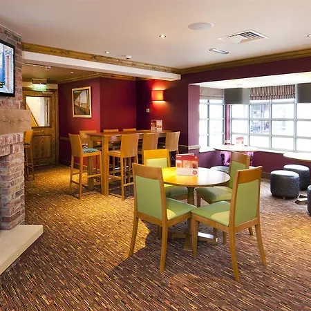 Premier Inn Barry Island-3
