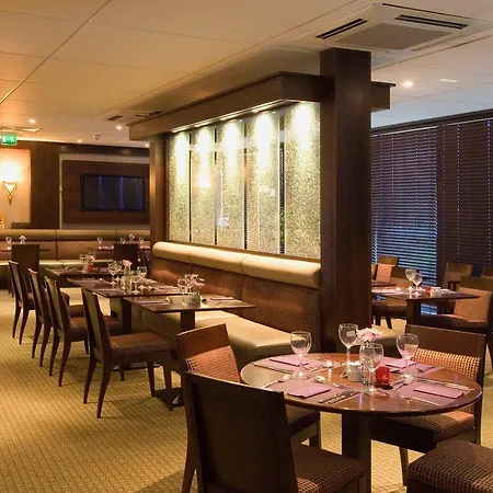 Premier Inn Portsmouth Port Solent-3