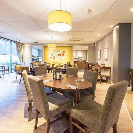 Premier Inn Portsmouth Port Solent-2