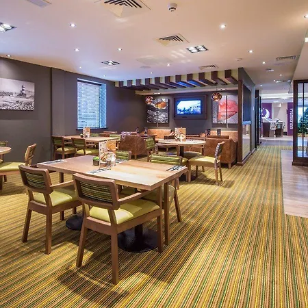 Premier Inn Portsmouth City Centre-3