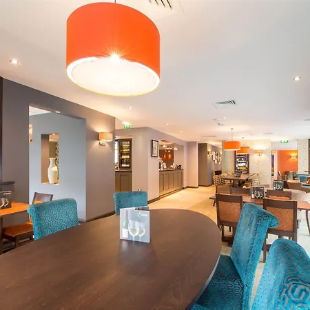 Premier Inn Manchester Portland St-3