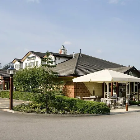 Premier Inn Bradford South-3