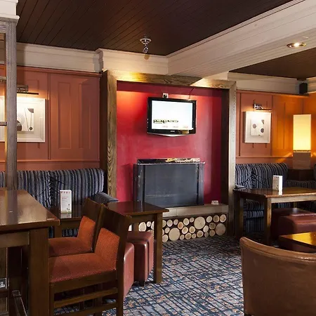 Premier Inn Bradford South-2