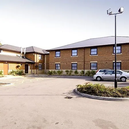 Premier Inn Bracknell Central-2