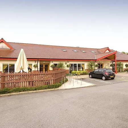 Premier Inn Oldham Central-2