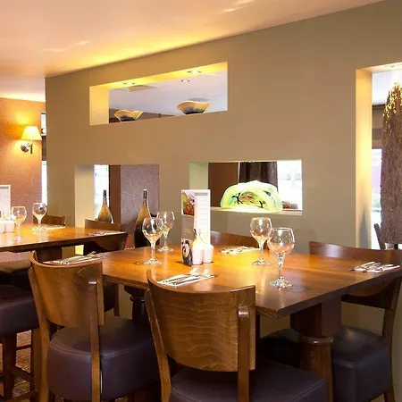Premier Inn Warwick-2