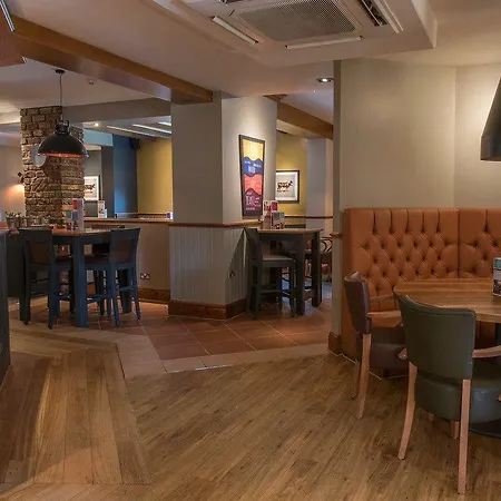 Premier Inn Walsall-2