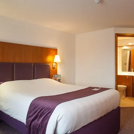 Premier Inn Swansea City Centre-3