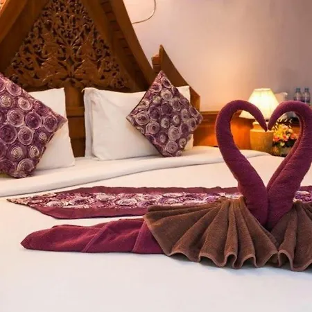 Patong Beach Bed And Breakfast-3
